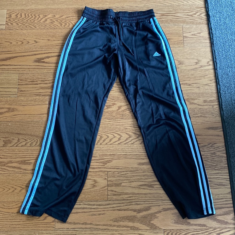 Women’s adidas sweatpants size small good condition light blue lines on side